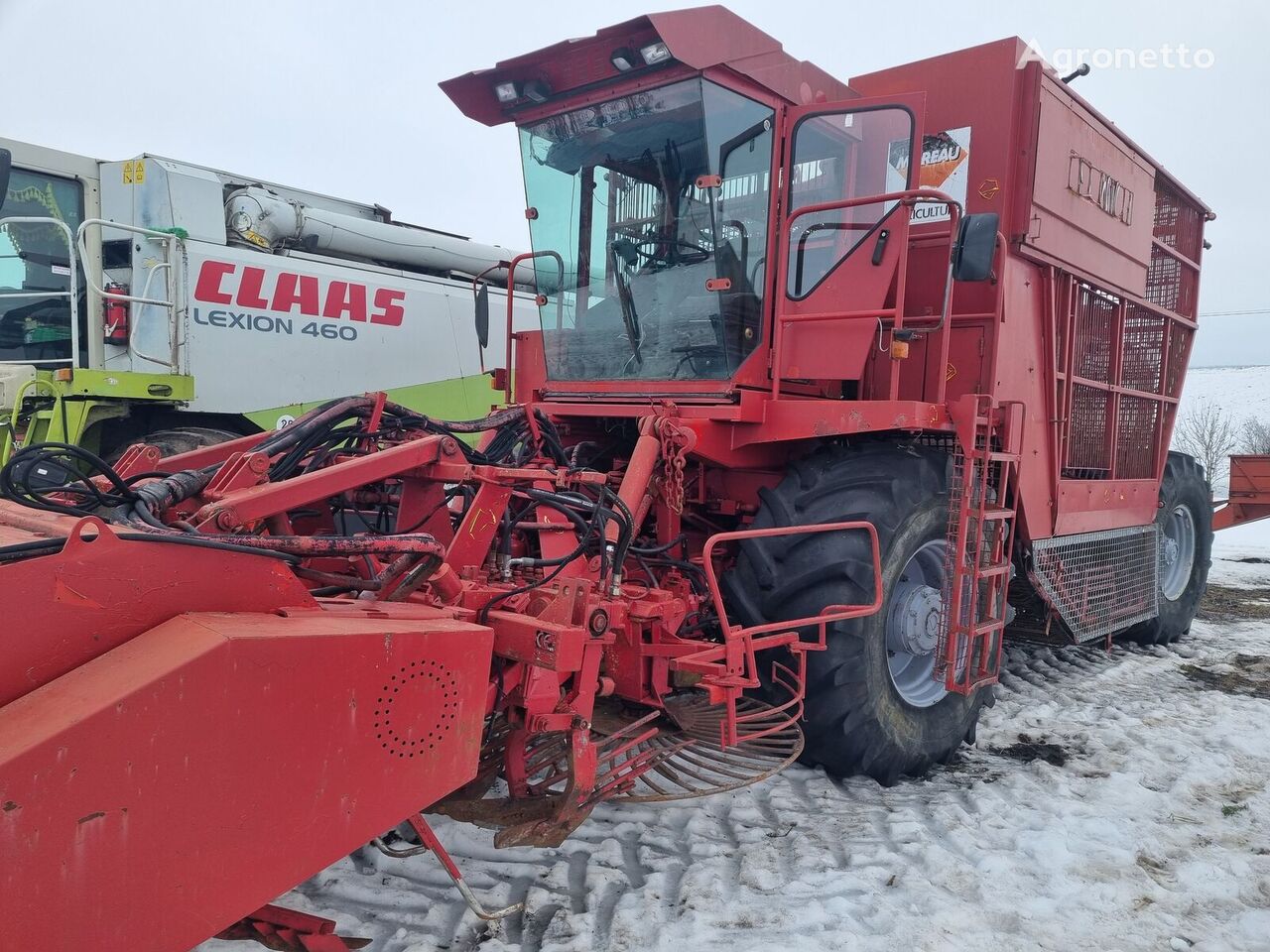 Moreau Voltra beet harvester