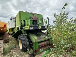 John Deere 952 FOR PARTS corn harvester