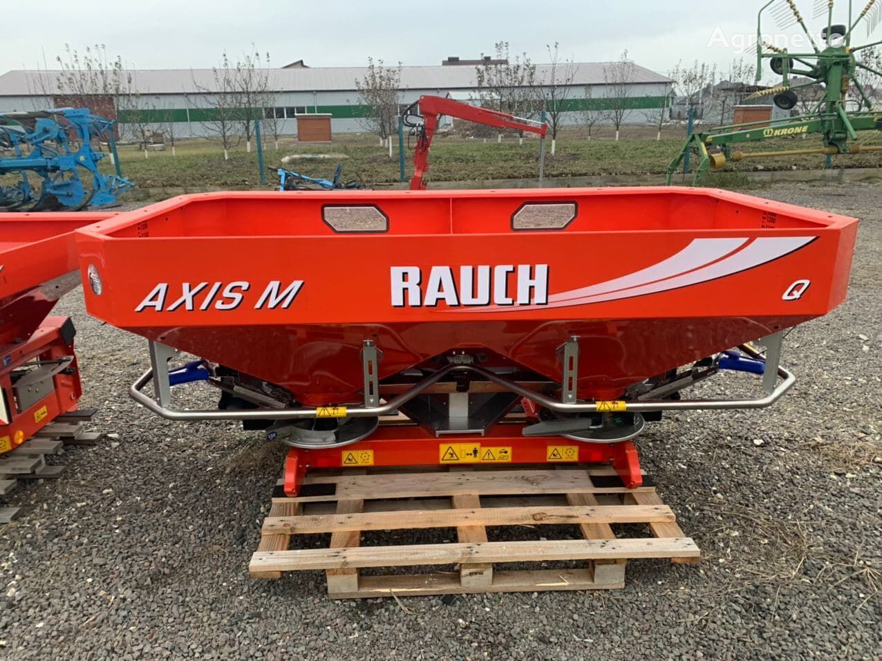 new Rauch AXIS M 30.2 Q mounted fertilizer spreader