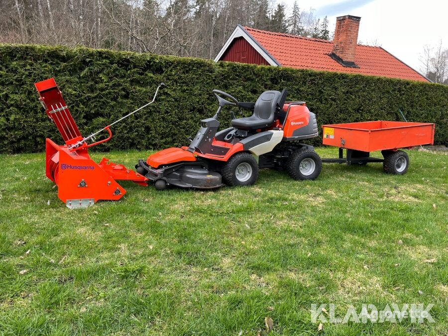 Husqvarna R422T SAWD lawn tractor