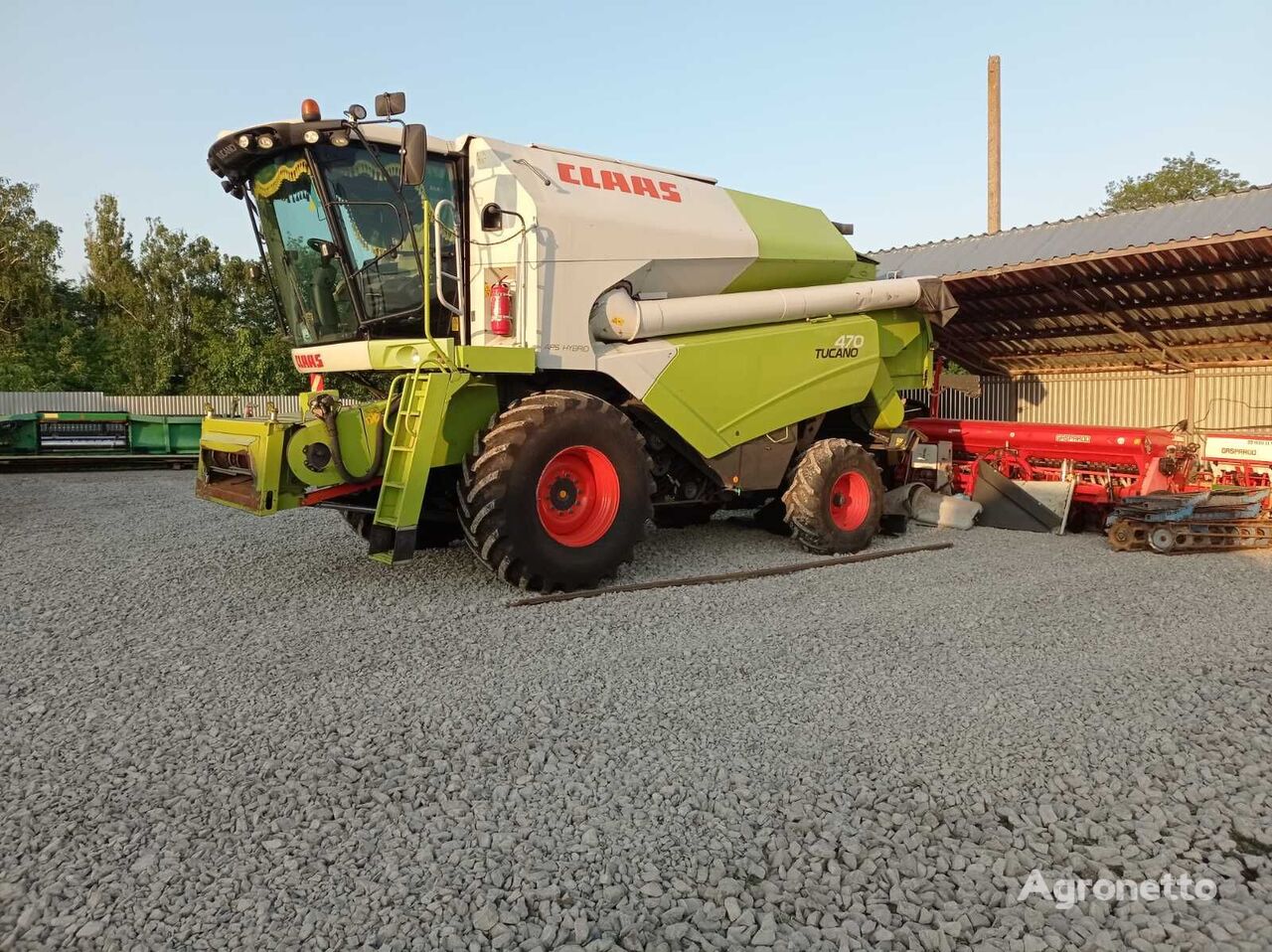 Claas Tucano 470 grain harvester