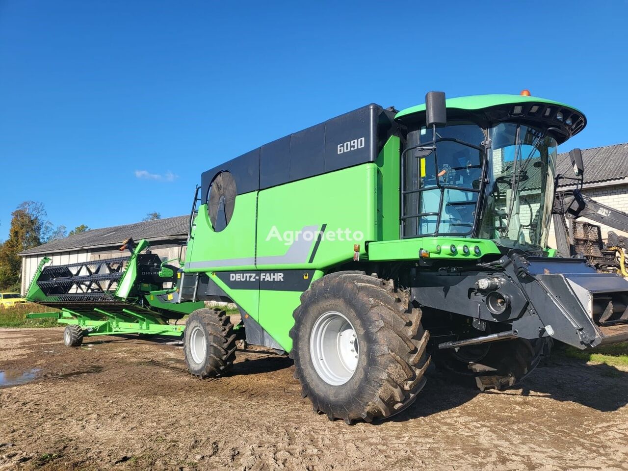 Deutz-Fahr 6090 grain harvester