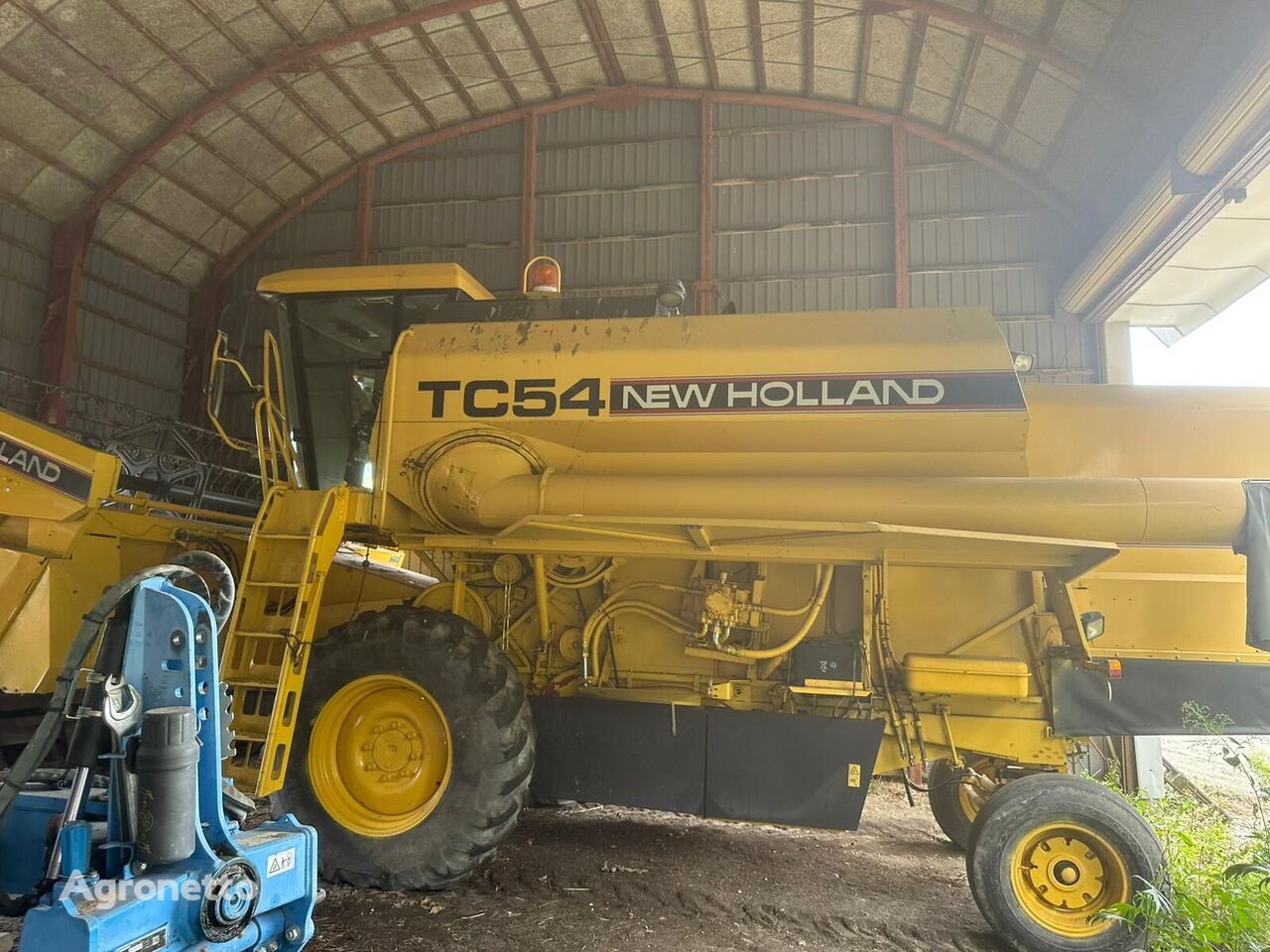 New Holland TC54 COMBINE  grain harvester