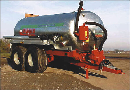 new Mest/Watertank tandem liquid manure spreader