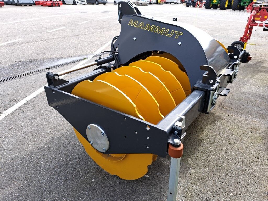 new Mammut SK 250 silage roller