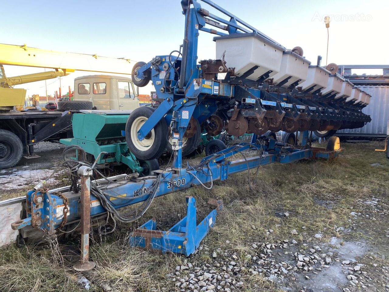 Kinze 3600 mechanical precision seed drill
