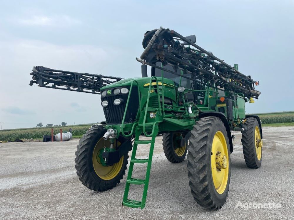 John Deere 4830 self-propelled sprayer