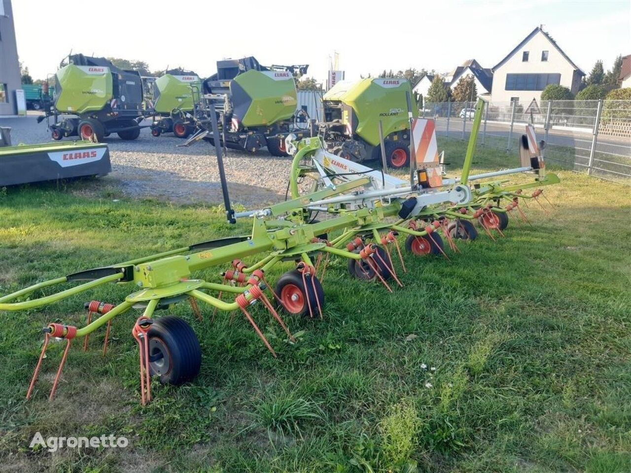 new Claas Volto 700 tedder