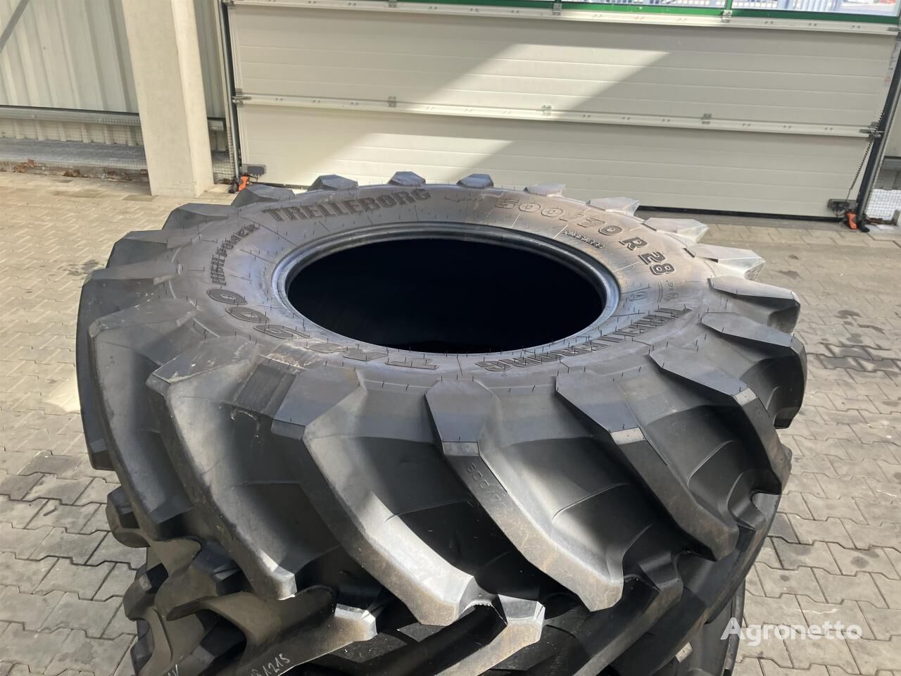 600/70R28 tractor tire