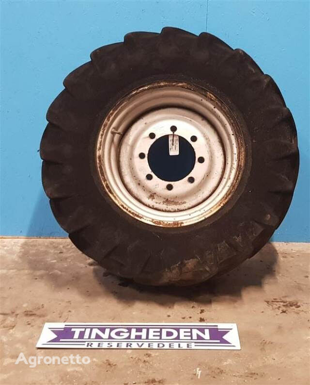 Trelleborg 24" 440/65R24 wheel