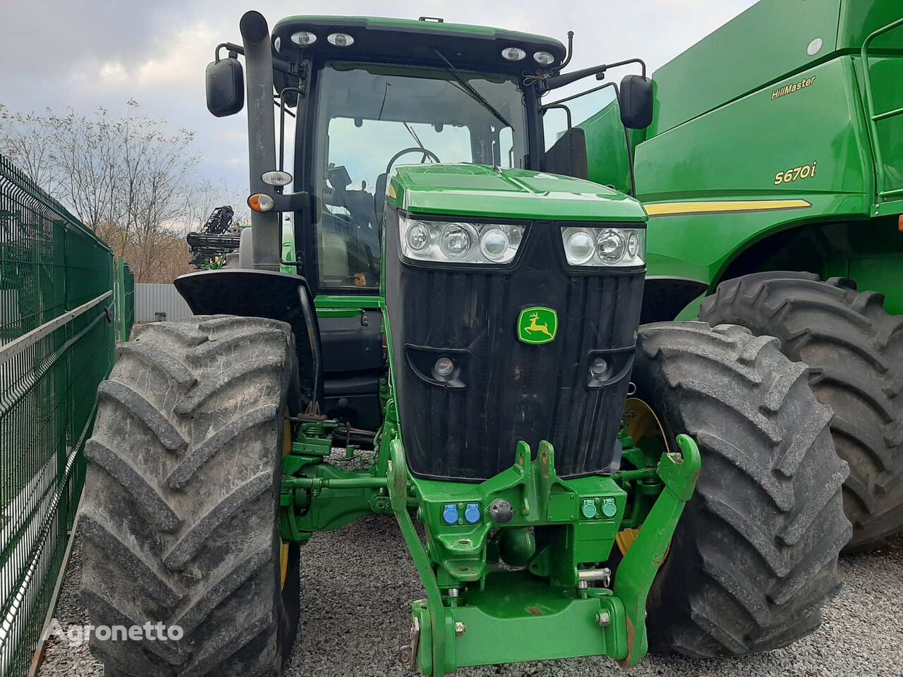 John Deere 7215 R wheel tractor