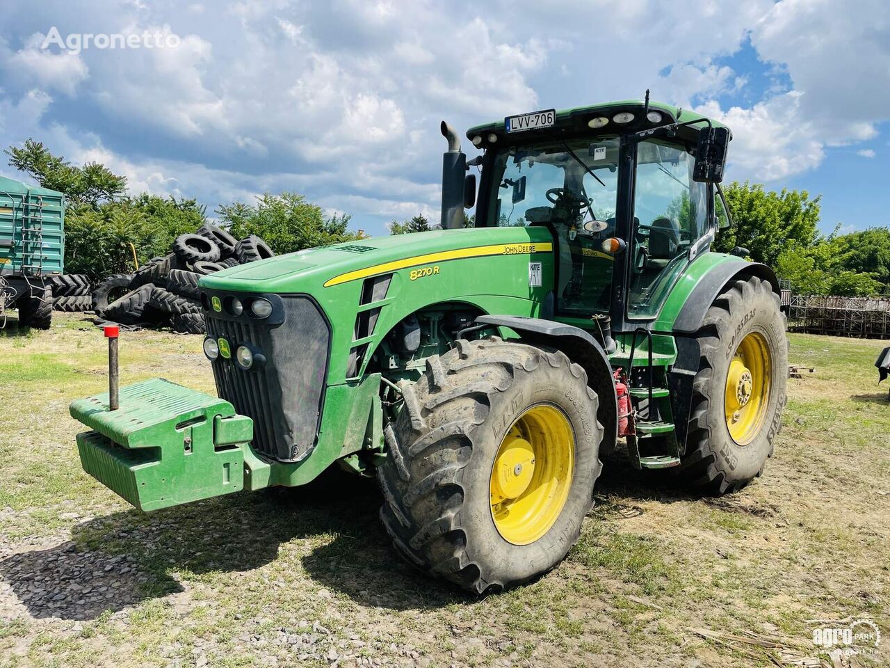 John Deere 8270R wheel tractor