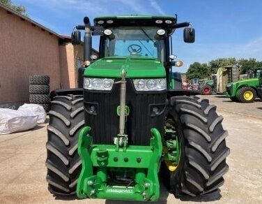 John Deere 8335 R POWERSHIFT! wheel tractor