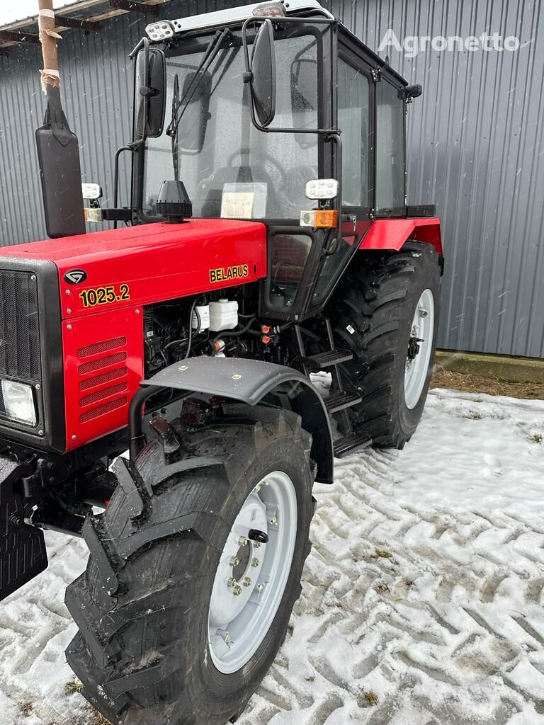 MTZ 1025.2 wheel tractor